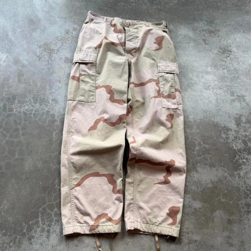 Vintage 90's military desert camo button fly heavy cotton baggy Cargo pants